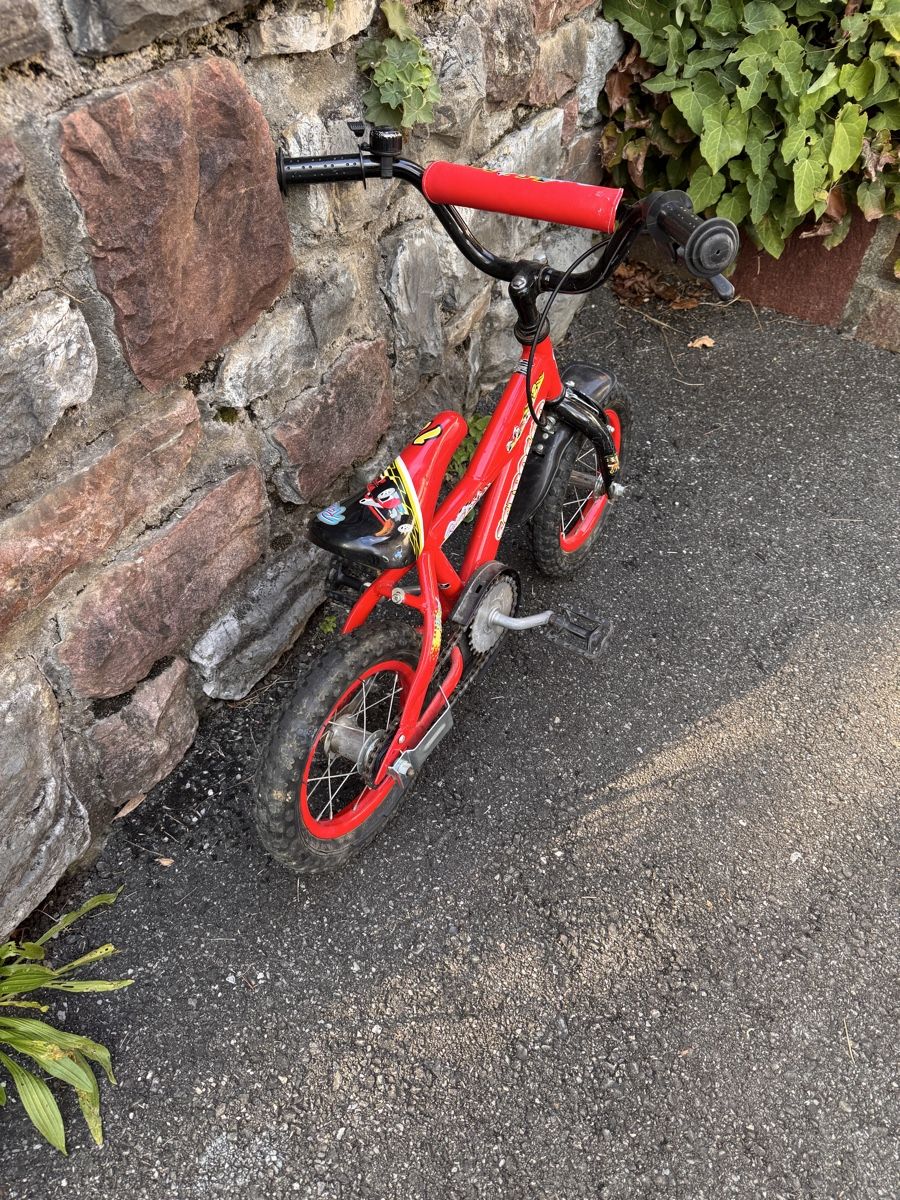 Biciclette: Kinderfahrrad 12 Zoll rot – Usato da Triesenberg venduto da dom_hd56 1