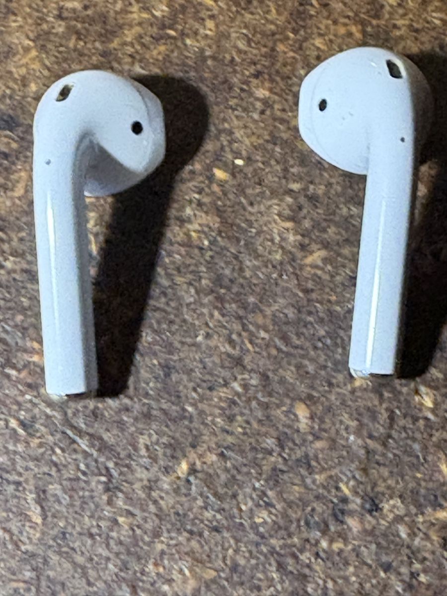 Apple Cuffie: Apple AirPods original Apple – Usato da Balsthal venduto da hammer008