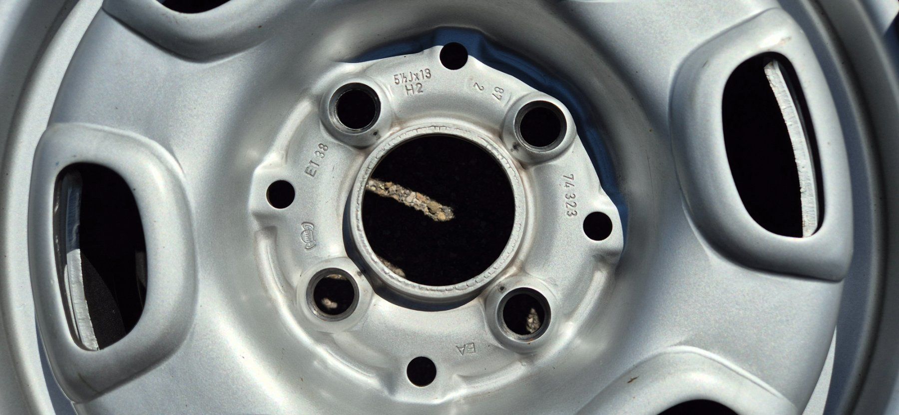 Volkswagen Cerchioni: Passat B2  Stahlfelgen 5.5x13 et38 – Usato da Riggisberg venduto da Mahali04 3