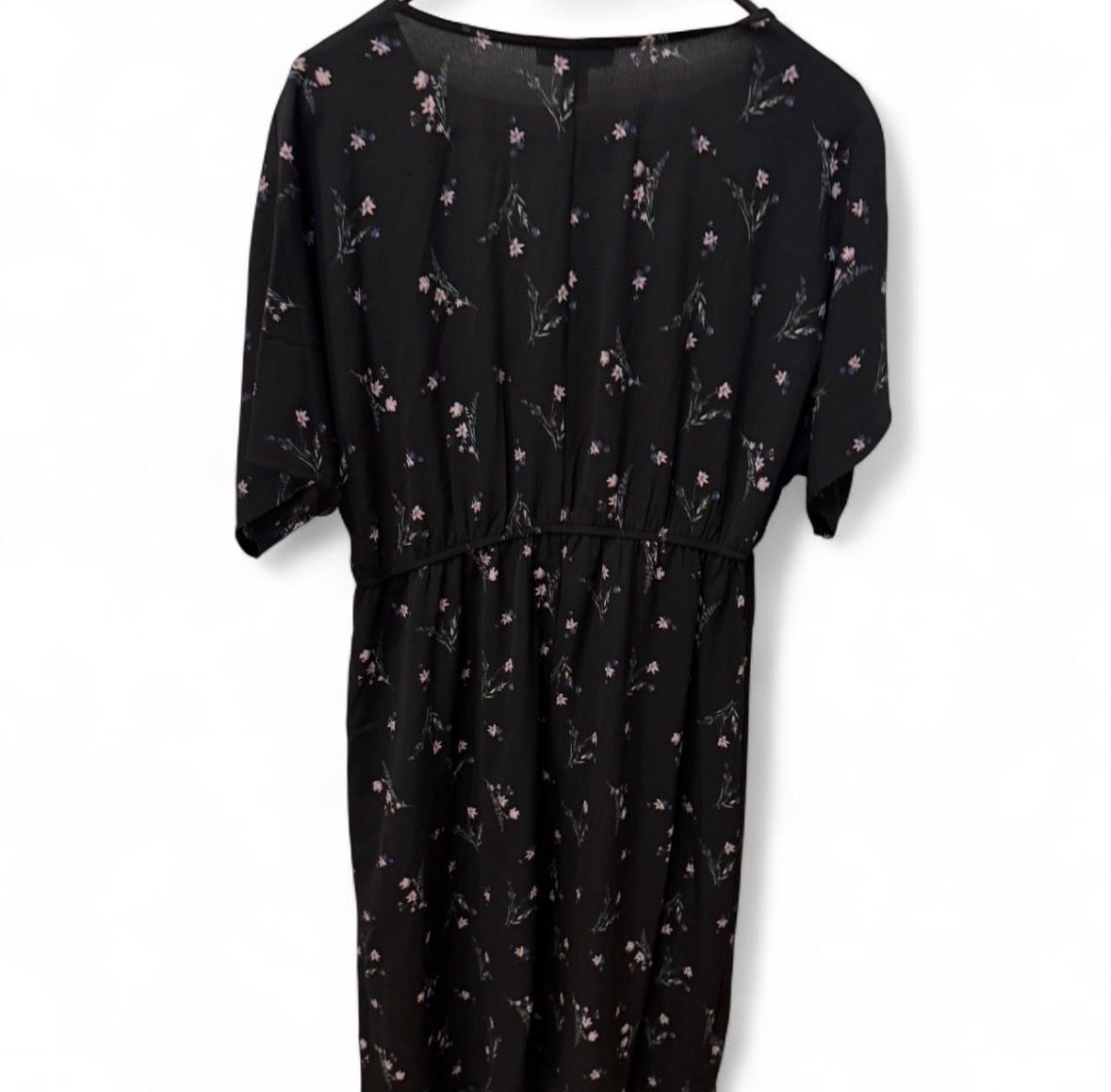 Robes: Kleid schwarz geblümt Wickeloptik  – Neuf (Voir description) à Marbach SG par Rob_sta 1