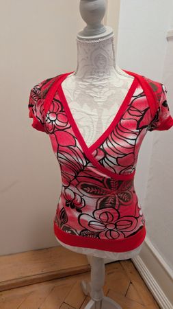 Damen Oberteil Bellani Collection rot mit Blumen