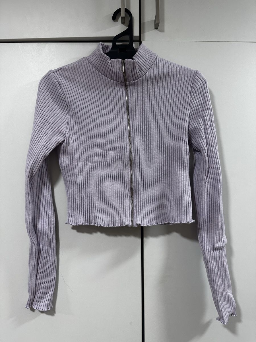 Pulls & Sweat-shirts: Bershka Cropped Pullover Lilac Size L good condition – D'occasion à Renens VD par ana_rc68