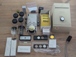 Nikon Transformator Model UN mit viel Mikroskopiezubehör