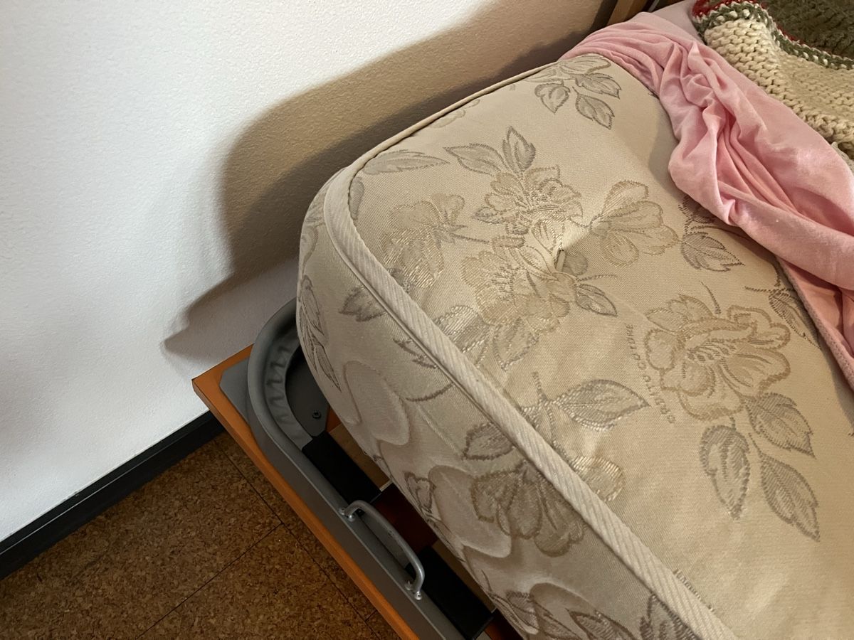 Letti: Letto a scomparsa – Usato da Giubiasco venduto da sc-77 7