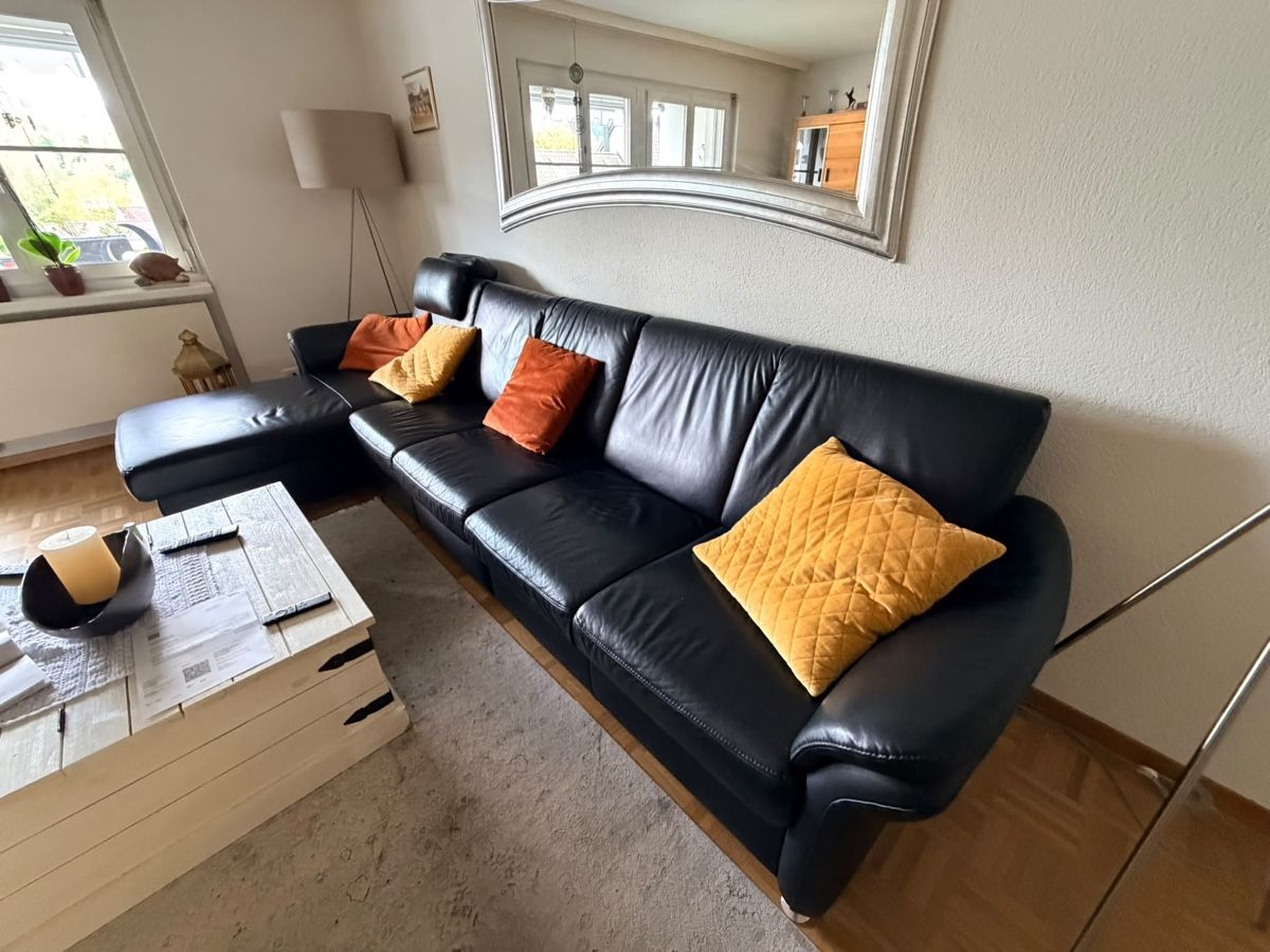 Divani: Schwarzes Echtleder-Sofa mit motorisierter Liegefläche – Usato da Winterthur venduto da callaver 2