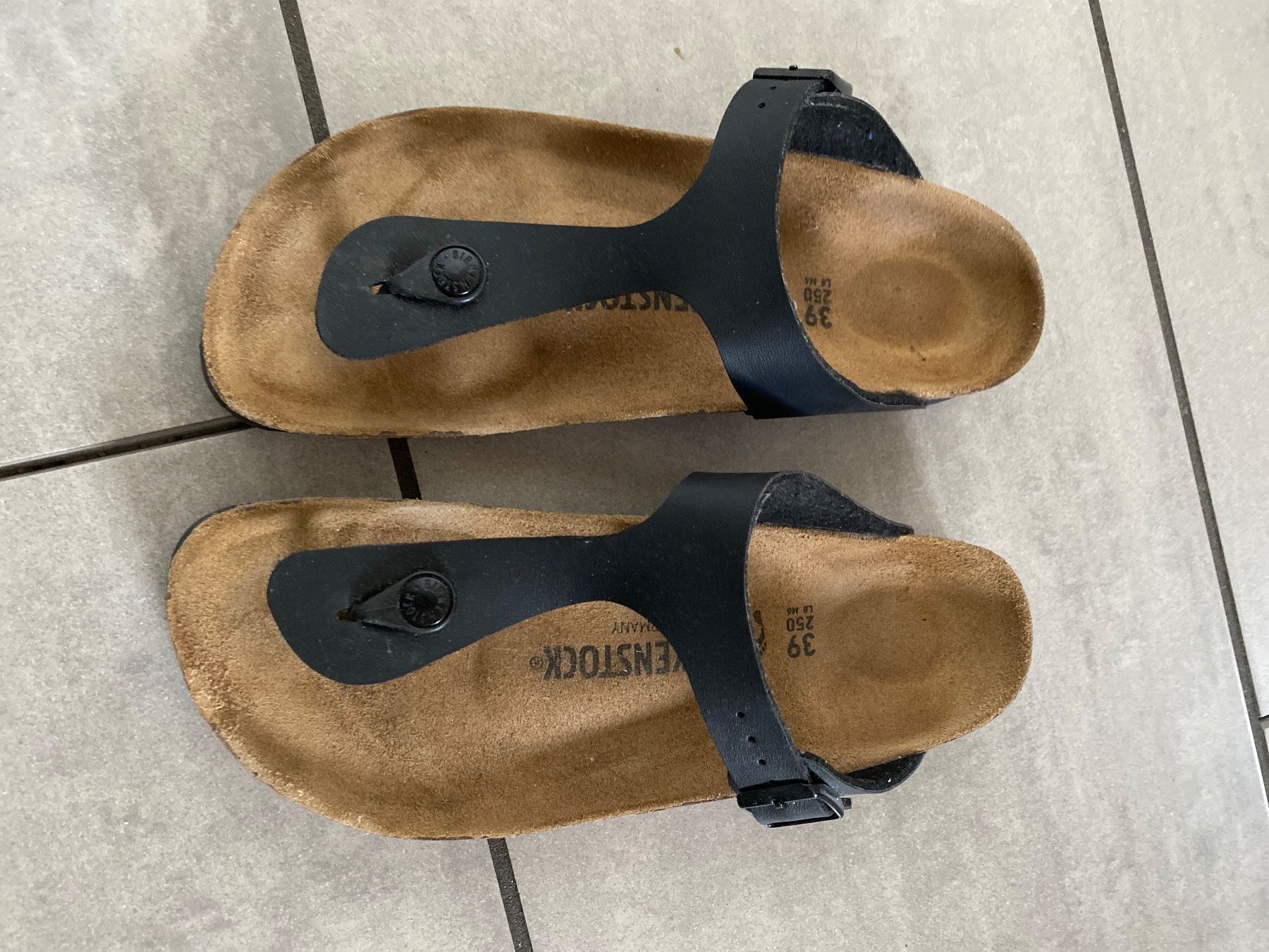 Birkenstock Scarpe da uomo: Birkenstock Gizeh 39 – Nuovo (secondo la descrizione) da Bleienbach venduto da Dbeno