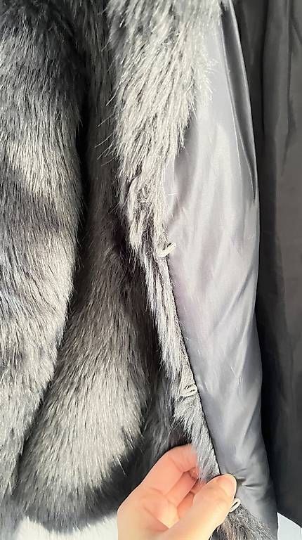 Jacken: Kunstfell Jacke  – Gebraucht aus Bern von che_kgn9 2
