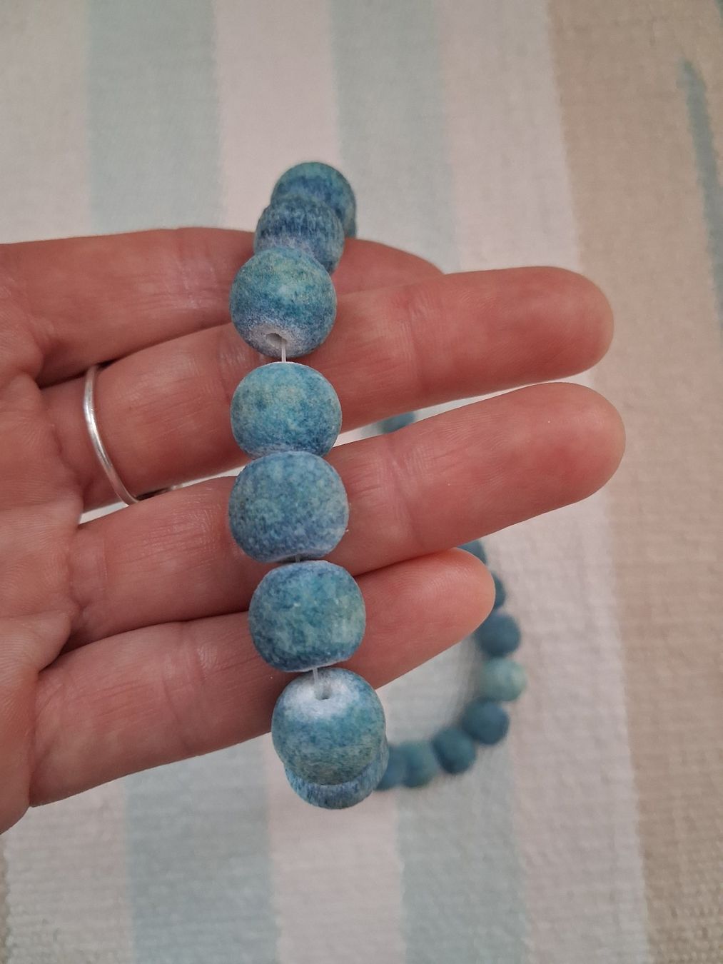 Catenine: Schöne Kette mit blauen Steinen, neu – Nuovo e nell'imballaggio originale da Wald ZH venduto da e8e 1