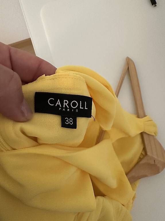 Caroll Vestiti: Robe Caroll – Usato da Muraz (Collombey) venduto da dor_hp2w 2