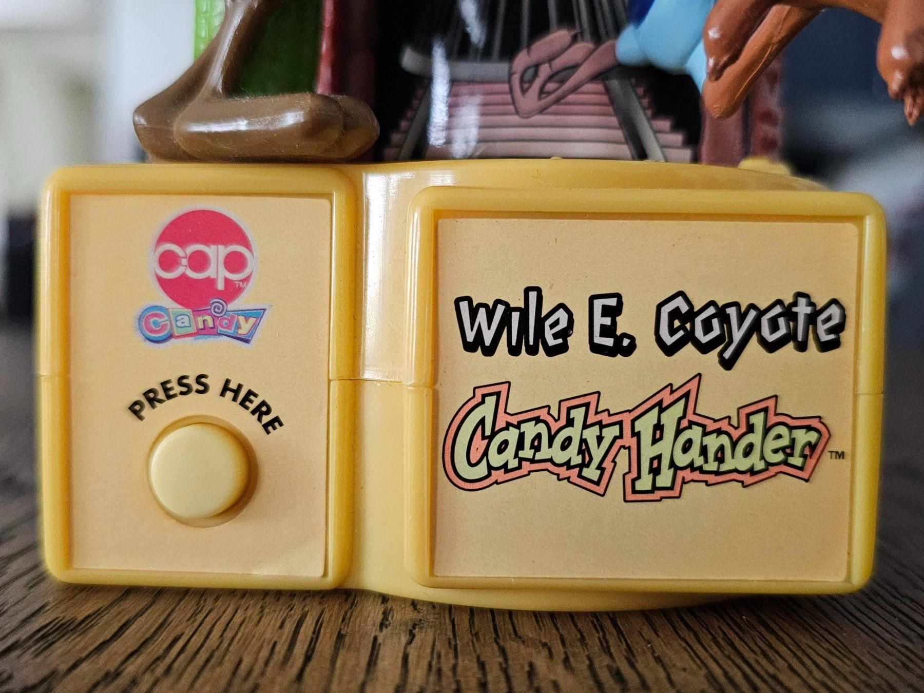 Pez Figuren: PEZ-Spender - Wile E. Coyote - Candy Hander (1998) – Gebraucht aus Dübendorf von  3