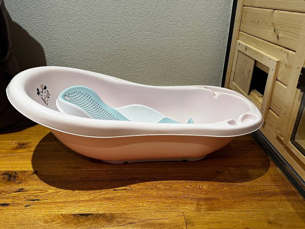 Vasche da bagno: Minni Mouse-Babybadewanne mit Babysitz – Usato da Birrhard venduto da Raya1123
