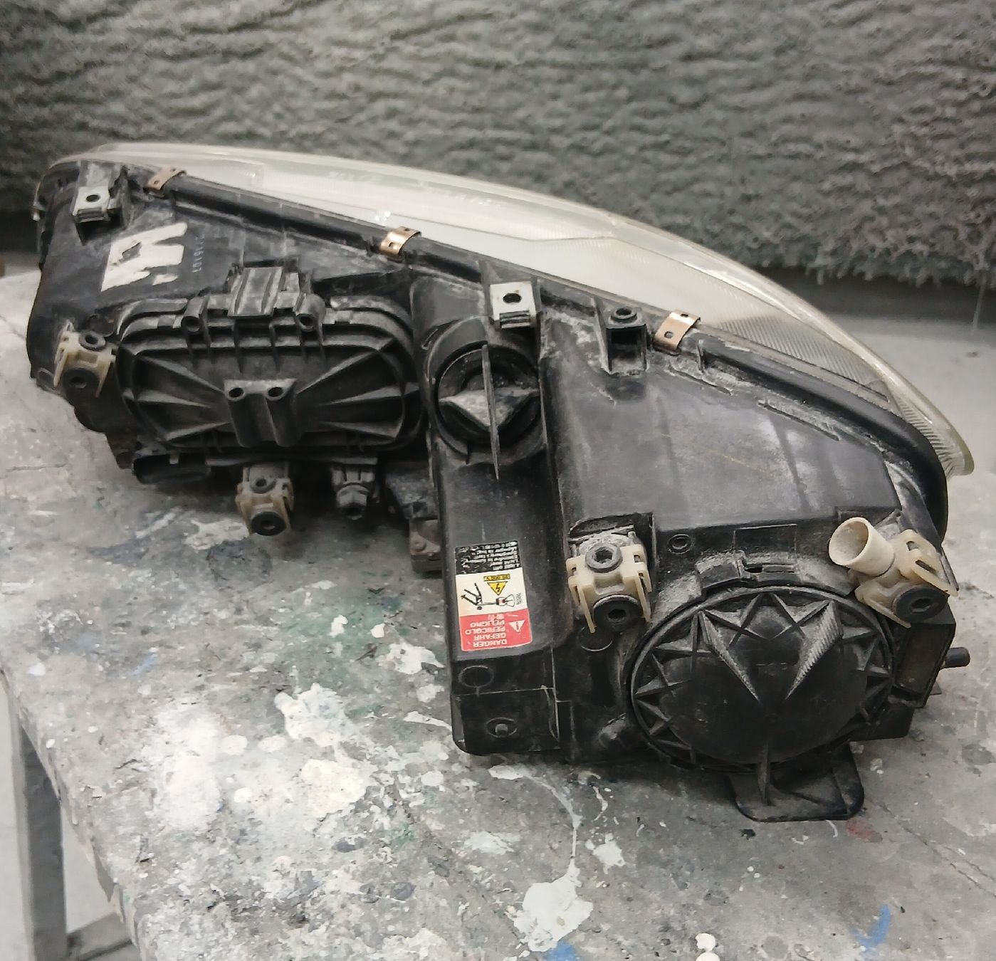 Mazda Fari: Phare droit xénon Mazda 6 2002-2008 – Usato da la heutte venduto da Auto-stock 2