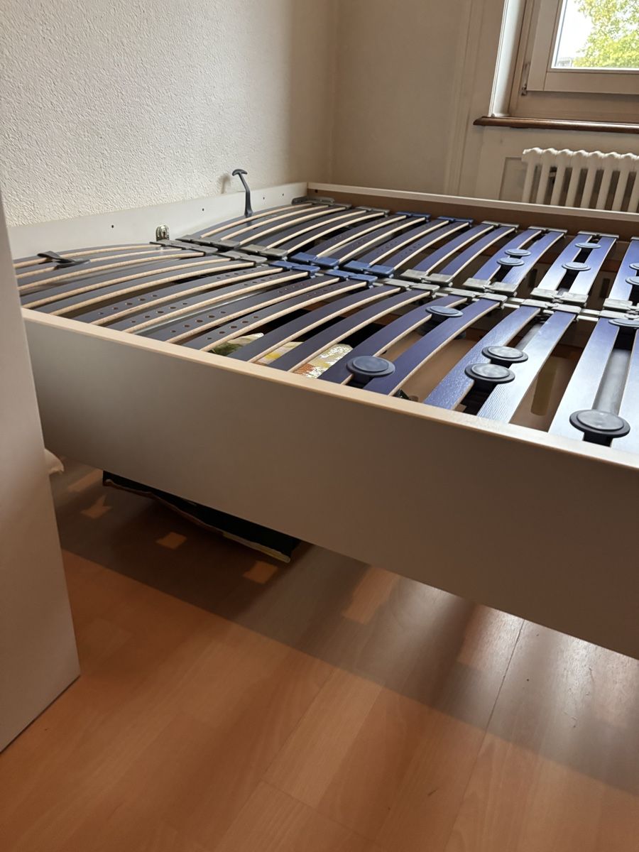 Letti: Double Bed Frame with Slatted Base and Mattress Used – Usato da Zürich venduto da ign_yq5j 4