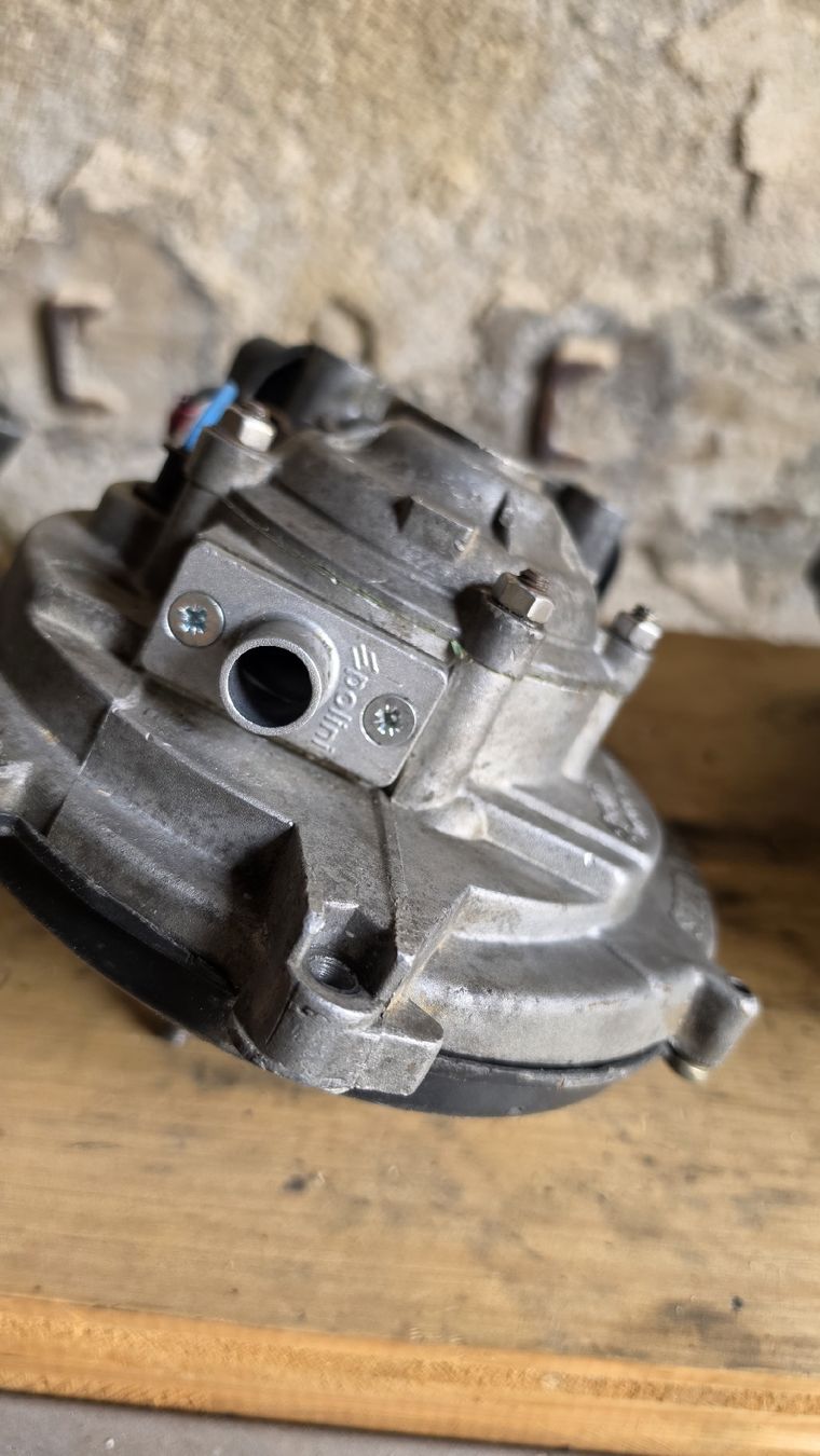 Piaggio Motoren: 3 moteur piaggio à réviser – Defekt aus Montricher von Baumbergg 2