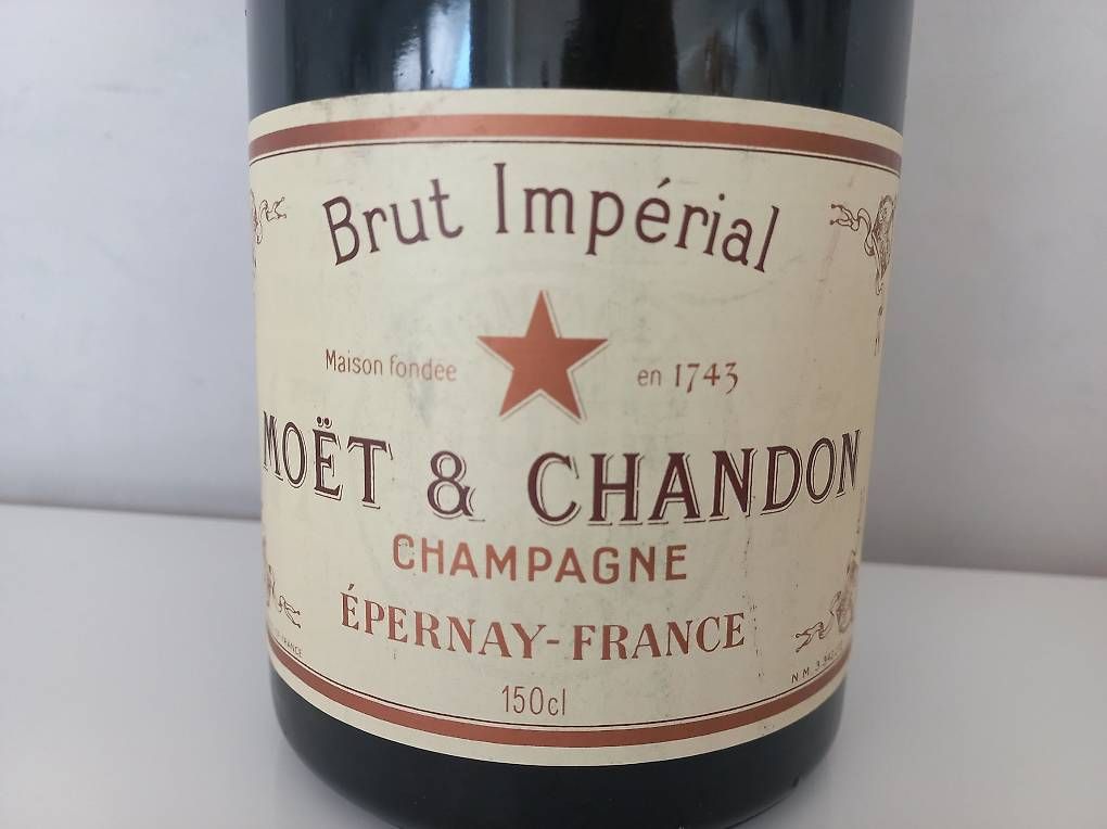 Vins: Champagne Moët & Chandon - 150cl – D'occasion à Ollon VD par Timit 1