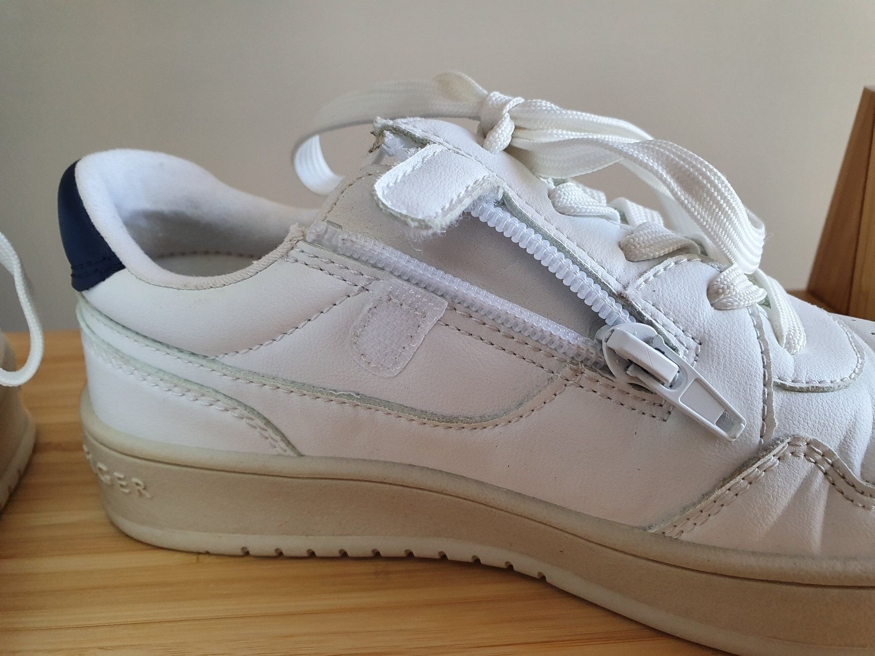 Tommy Hilfiger Scarpe per ragazzi: Gr.35 Kinder Sneaker / Tommy Hilfiger – Usato da Neunkirch venduto da M.Costa1 6