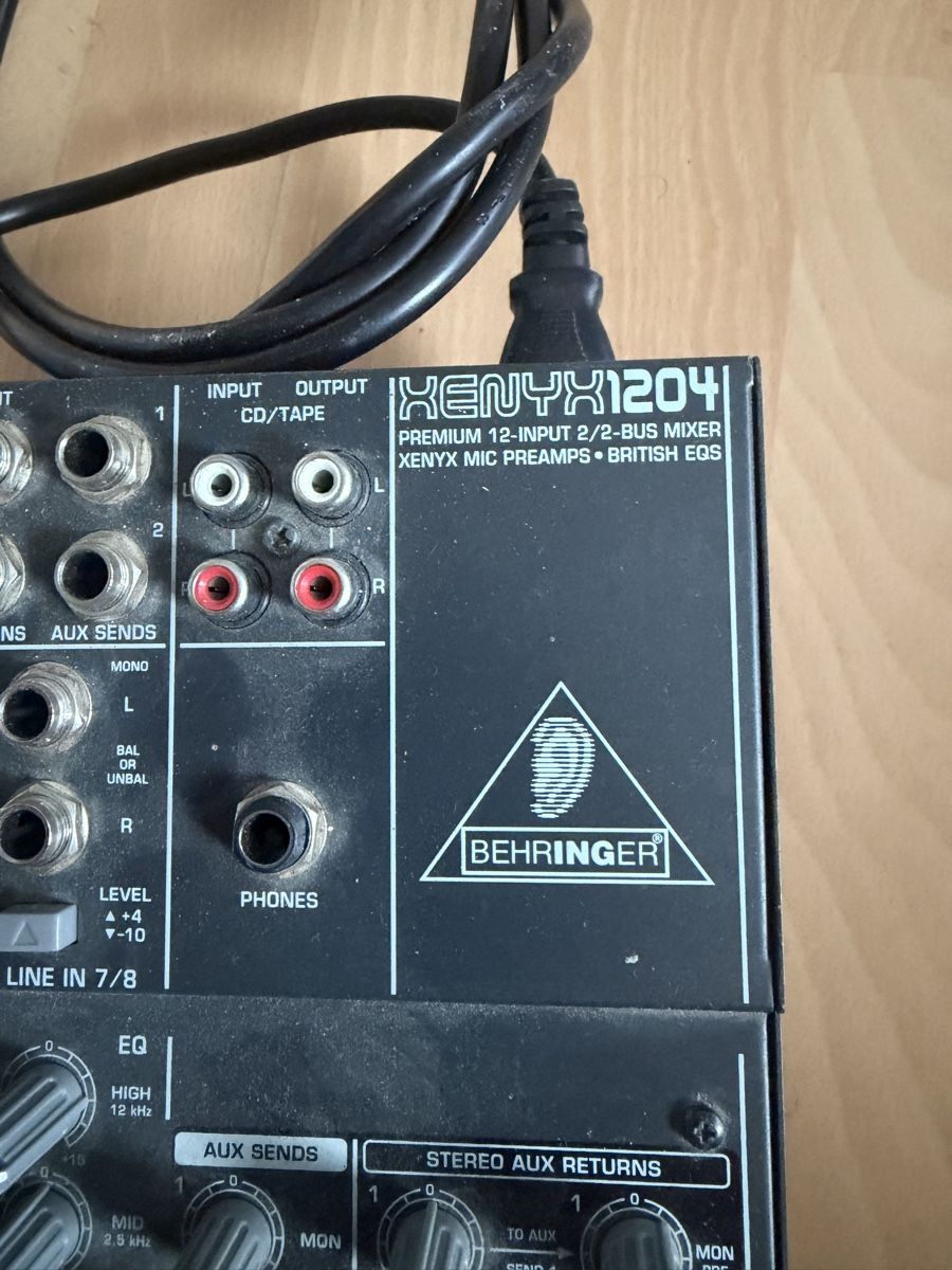 Console di mixaggio: : Behringer XENYX 1204 Mischpult  – Usato da Baden venduto da noli.r 2