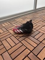 Fussballschuhe mit Plastiknoppen