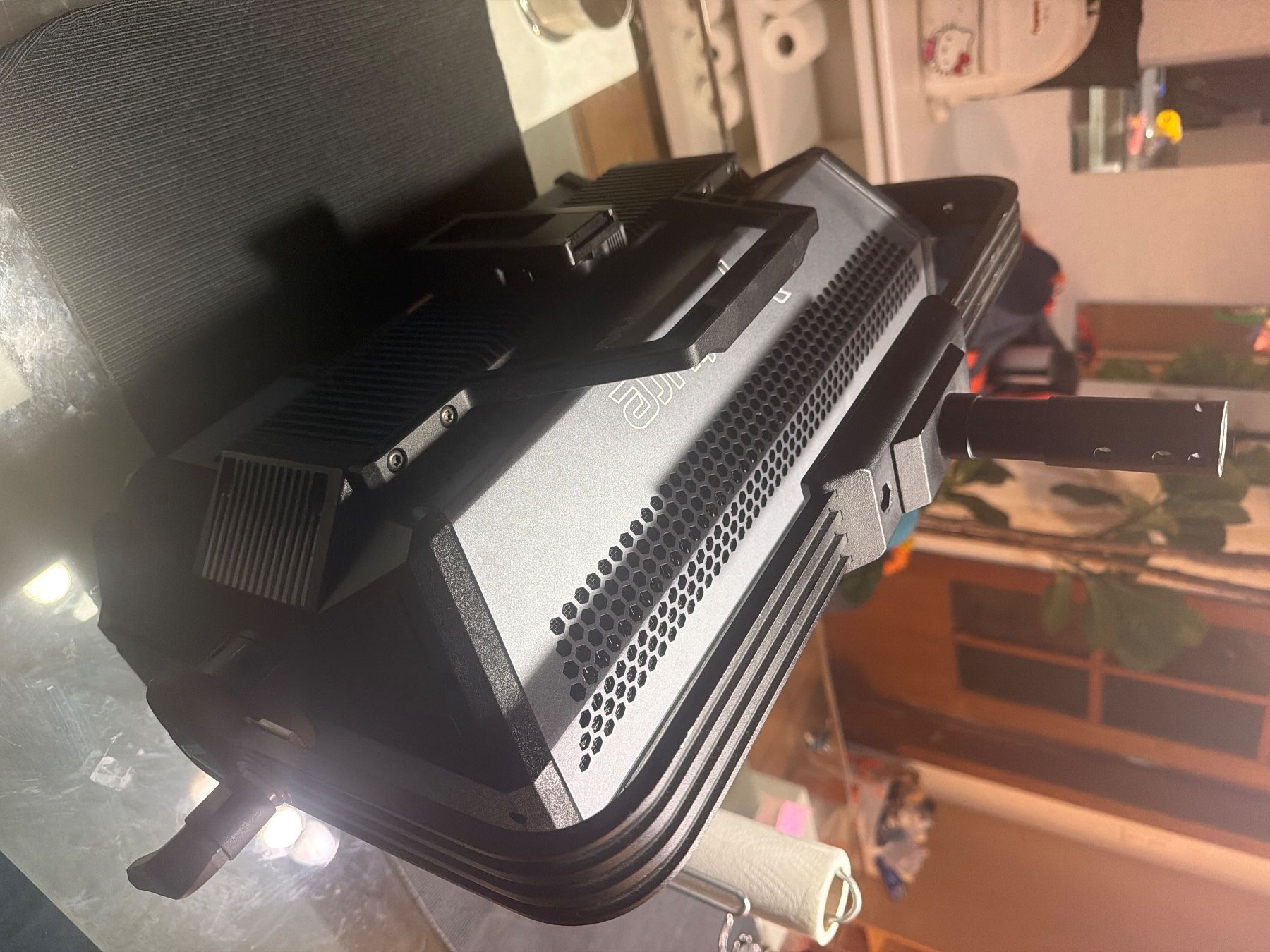 Lampade: Aputure kit nova 300c – Usato da Villars-le-Terroir venduto da inf_pt6j 1