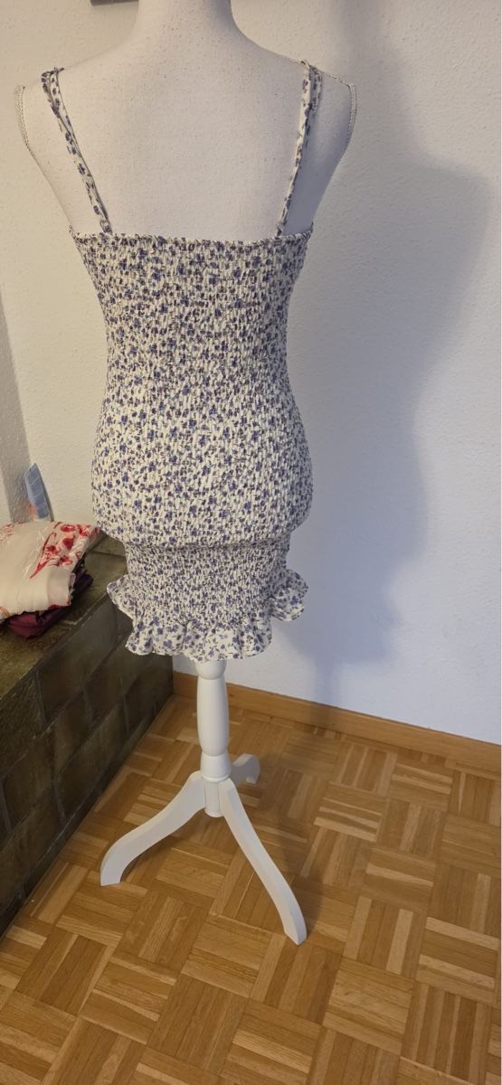 Vestiti: Sommerkleid Blümchen Muster Gr S Kurz aus Baumwolle Neu-wert – Usato da St. Gallen venduto da mania03 2