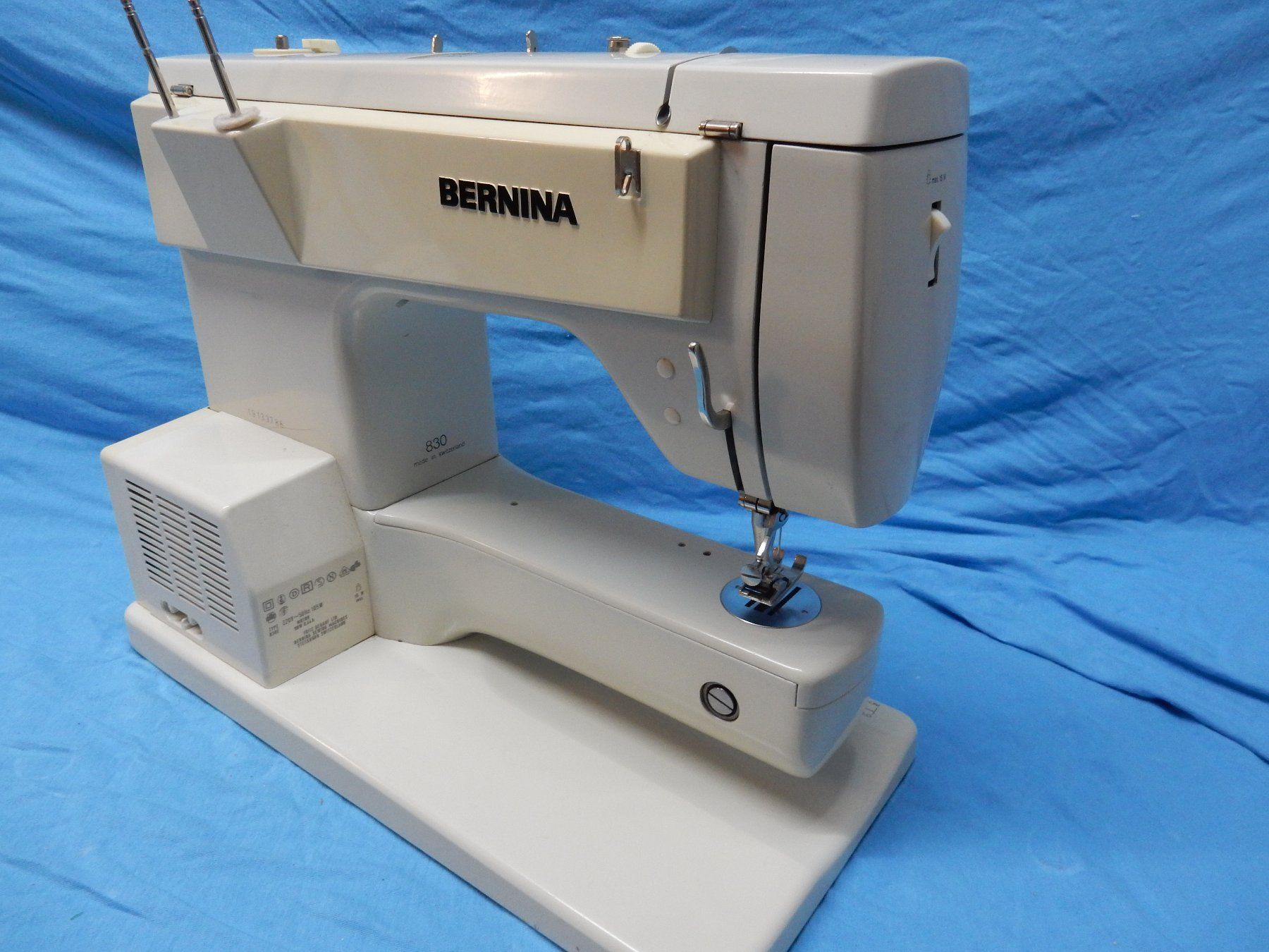 Bernina Machines à coudre: Bernina 830 Revidiert       26007 – D'occasion à Watt par Mariposa49 2