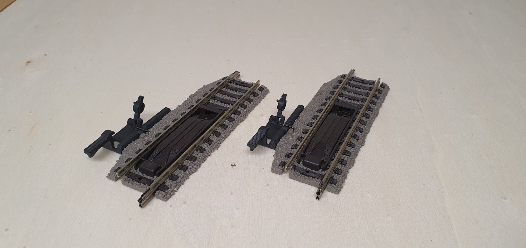 Fleischmann Modelleisenbahnen: 2x Fleischmann 6114 - Hand-Entkupplungsgleis H0 – Neu (gemäss Beschreibung) aus Sisseln AG von murmi83