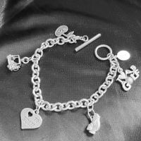 Armband mit Charms