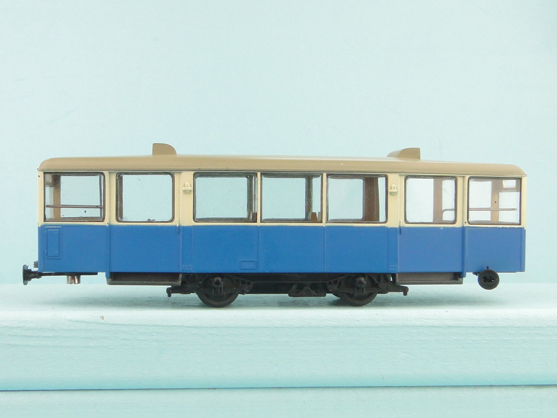 Liliput Modellini di ferrovie: Liliput H0 Strassenbahn Anhänger – Usato da Bülach venduto da cann11 2