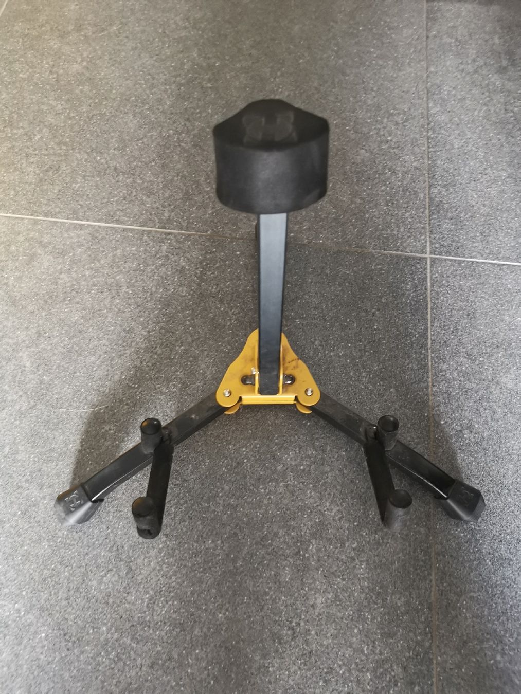 Supports pour instruments & partitions: 3 Hercules Gitarrenständer – D'occasion à Rohrbachgraben par noisenomad 2