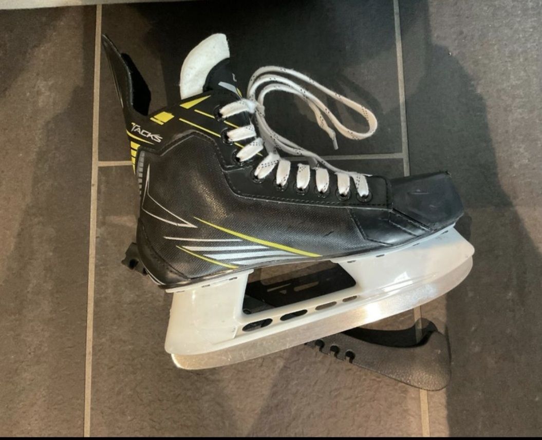 Ccm Patins à glace: Schlittschuhe CCM Gr. 39 – D'occasion à Waltenschwil par Aqua11 2