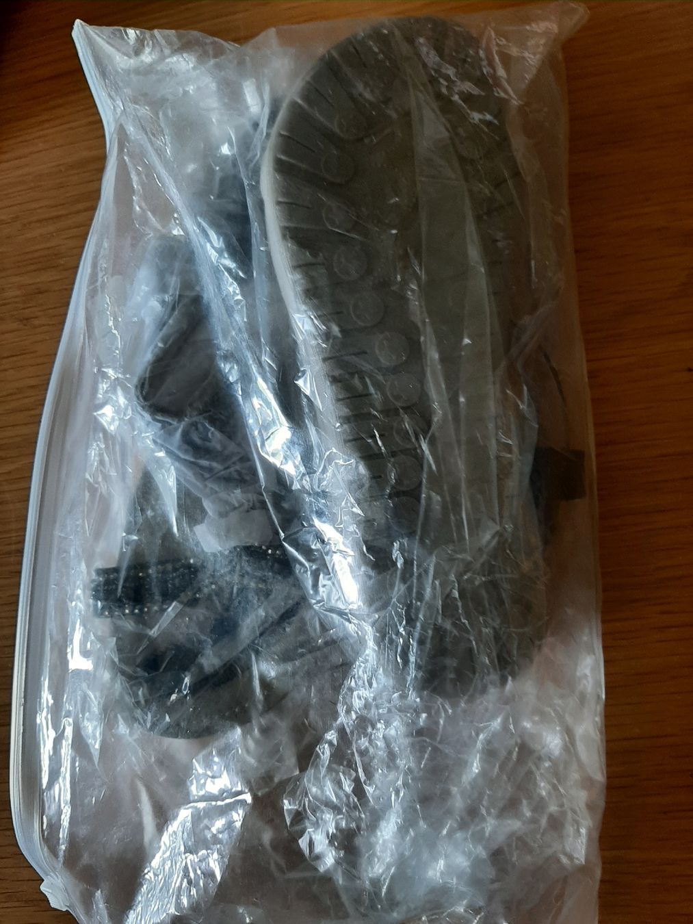 Damenschuhe: Sandalen neu Gr 36, schmal – Neu (gemäss Beschreibung) aus Uebeschi von Aegelsee 2