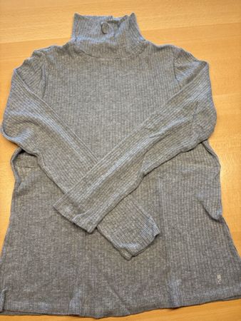 Geripptes Rollkragen Shirt von Comma
