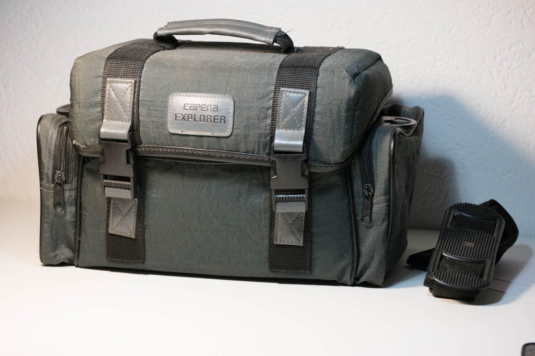 Carena Sacs: Carena Explorer Kameratasche / 30 X 18 cm – D'occasion à Thörishaus par vintagger