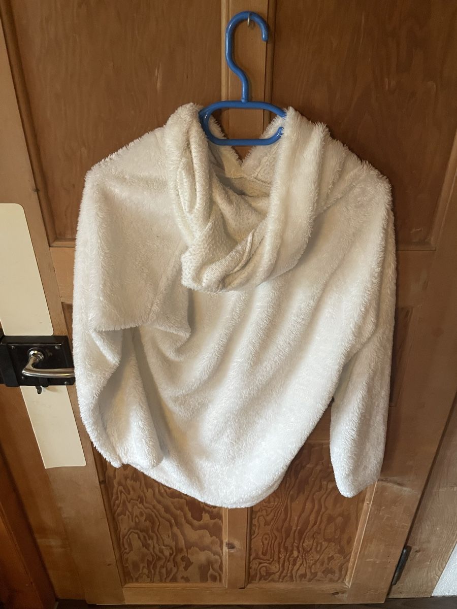 Maglioni & Felpe: Weisser Kuschel Pullover – Nuovo (secondo la descrizione) da Lenk im Simmental venduto da banane50626 1