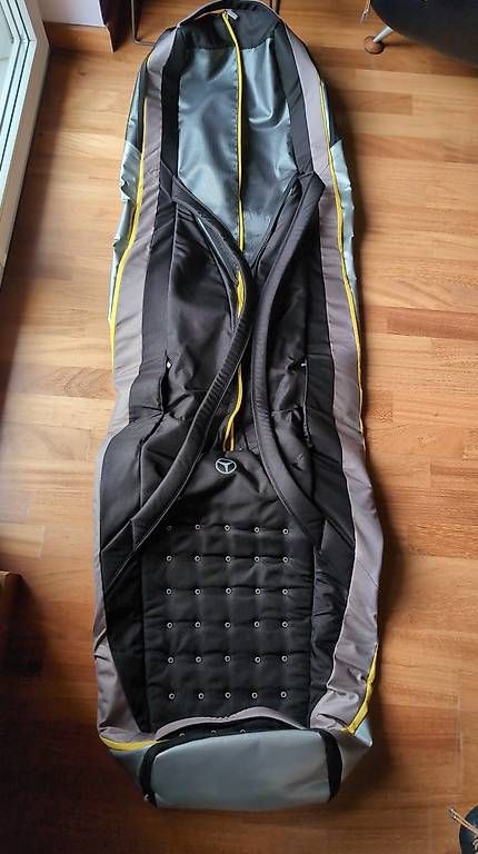 Sacs: Mercedes Benz Ski & Snowboardtasche – D'occasion à Birmenstorf AG par R_C_B