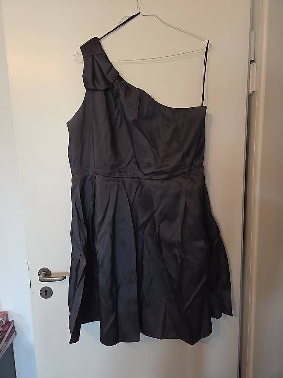 Kleider: Chices Abschlusskleid – Gebraucht aus Zürich von beysi 1