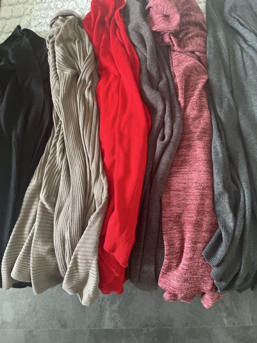 Lots de vêtements: Strickjacken im Paket 6 Stk. – Neuf (Voir description) à Uttwil par Mirabellablau 1