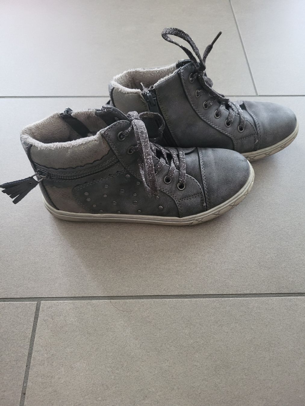 Schuhe für Mädchen: Stiefeletten leicht gefüttert Gr. 34 – Gebraucht aus Zollbrück von Huki1