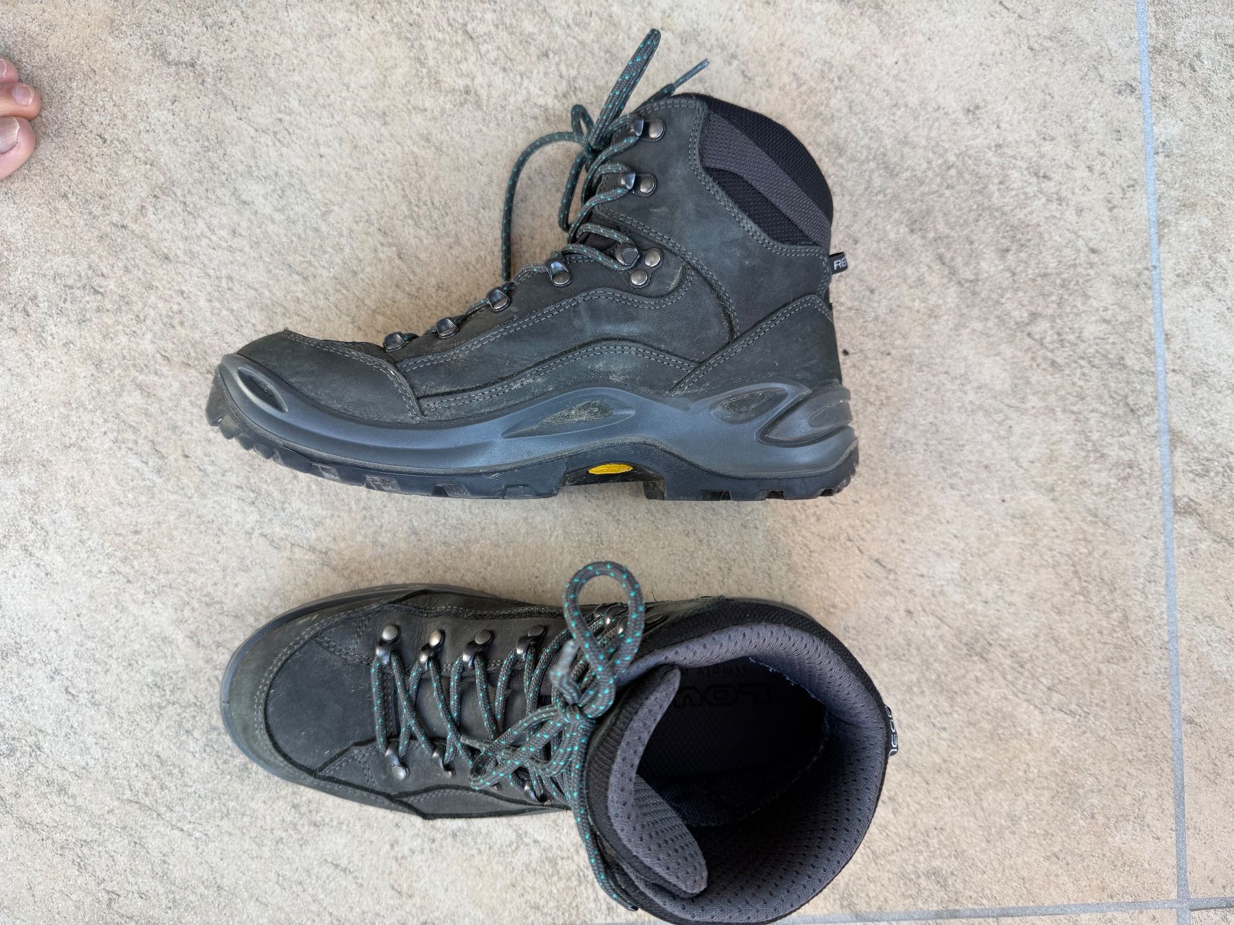 Lowa Scarpe da uomo: Wanderschuhe Lowa (Wie neu!) – Usato da Thalwil venduto da UR8800 2