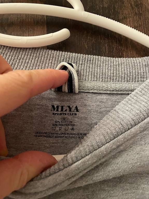 Maglioni & Felpe: Mlya Pullover Grösse M, crop Schnitt – Usato da Frauenfeld venduto da chbre 1