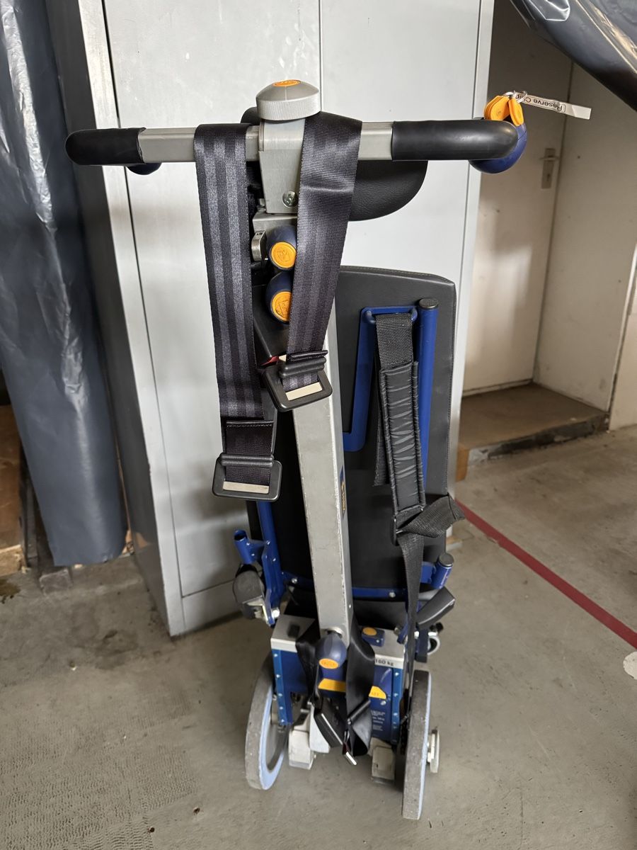 Chaises roulantes: Treppensteigsystem AAT s-max D161 max. 160 kg – D'occasion à Grosshöchstetten par skyfoxx 4