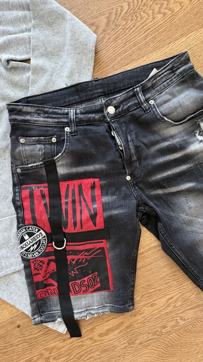 Dsquared2 Jeans: Dsquared2 Jeans Shorts 50 Jack & Jones Sweater  – D'occasion à Boswil par hey.itsme 2