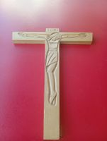 Kruzifix aus Holz, handgeschnitzt,  32,5 cm 26 cm Breit.