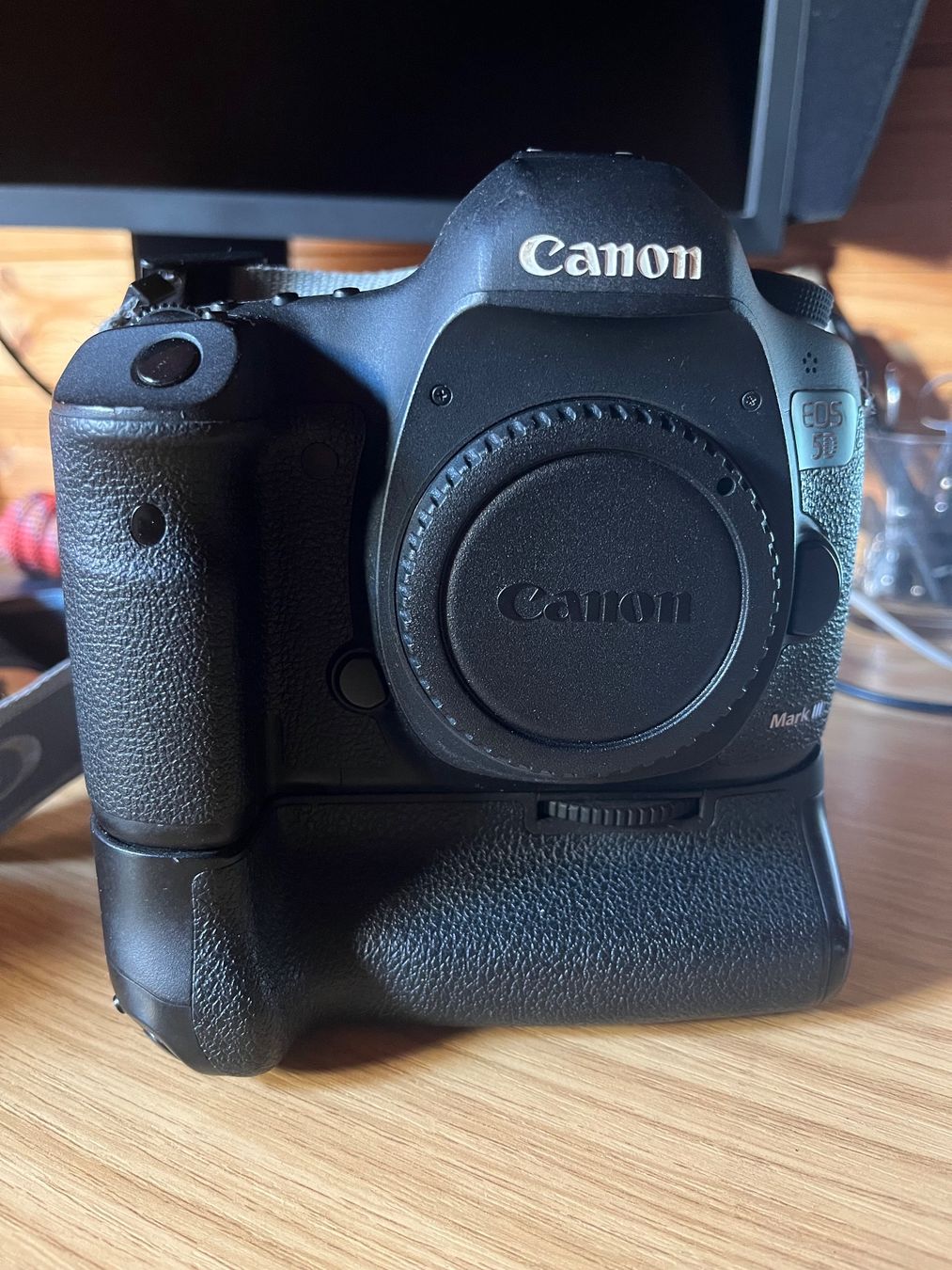Canon Fotocamera: Canon 5D mark III + grip – Usato da Vollèges venduto da mahasiah51