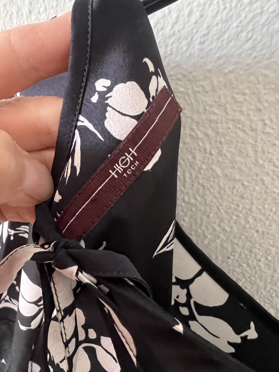 High Camicette: Bluse HIGH, Gr. 34, schwarz mit weissem Blumenprint – Usato da Solothurn venduto da Brini06 4