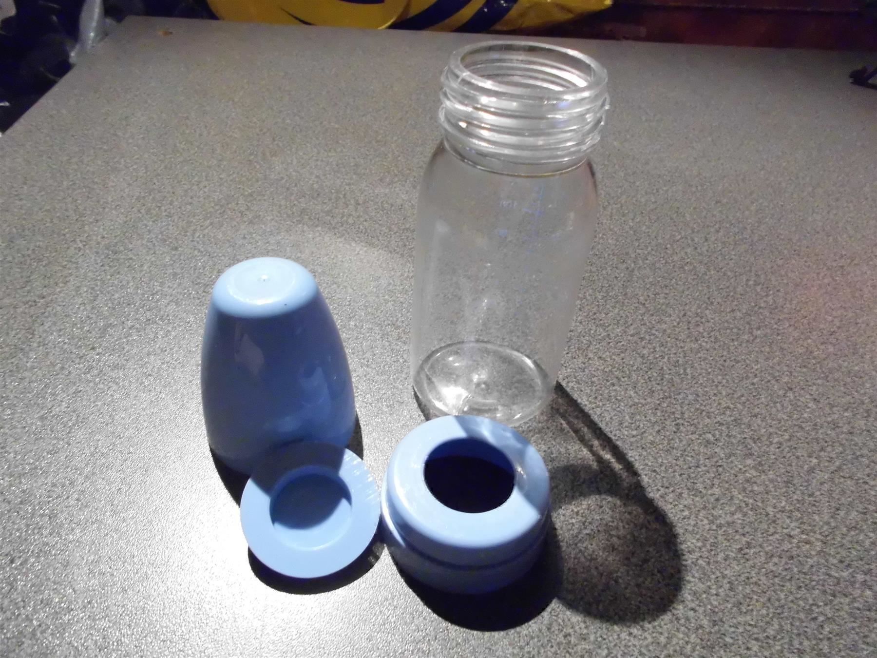 Pasti del neonato: Schoppen / Babyflasche, blauer Deckel – Usato da Zürich venduto da Motzkuh 1