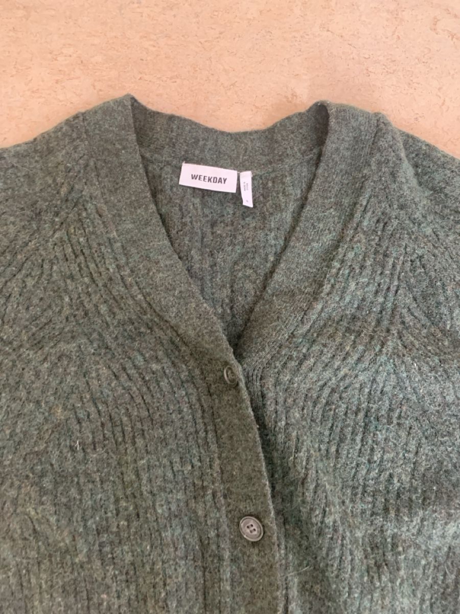 Weekday Maglioni & Felpe: Cardigan - Weekday – Usato da Niederönz venduto da irgendwo 1