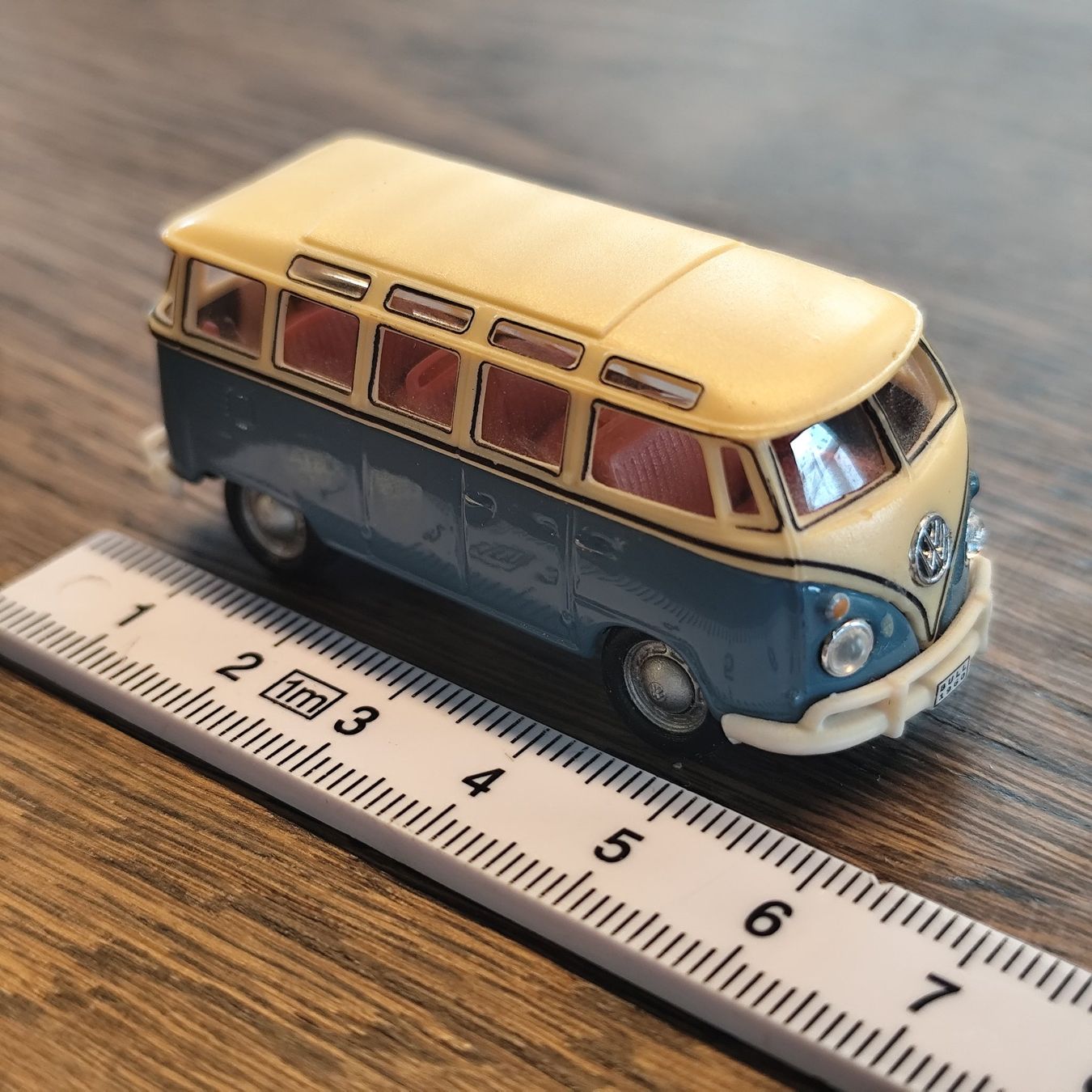 Volkswagen Modellini d'auto: VW Bus - T1, T2, T3 -- Sammlung – Usato da Thun venduto da Douche 7