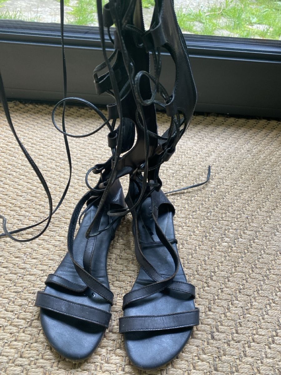 Damenschuhe: Sandali alla schiava - OVYÈ - 38 – Gebraucht aus Davesco-Soragno von Chichijango