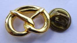 Pin Golden Brezel